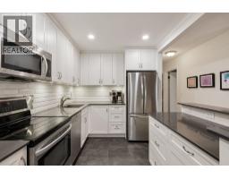 209 310 E 3RD STREET, North Vancouver, British Columbia
