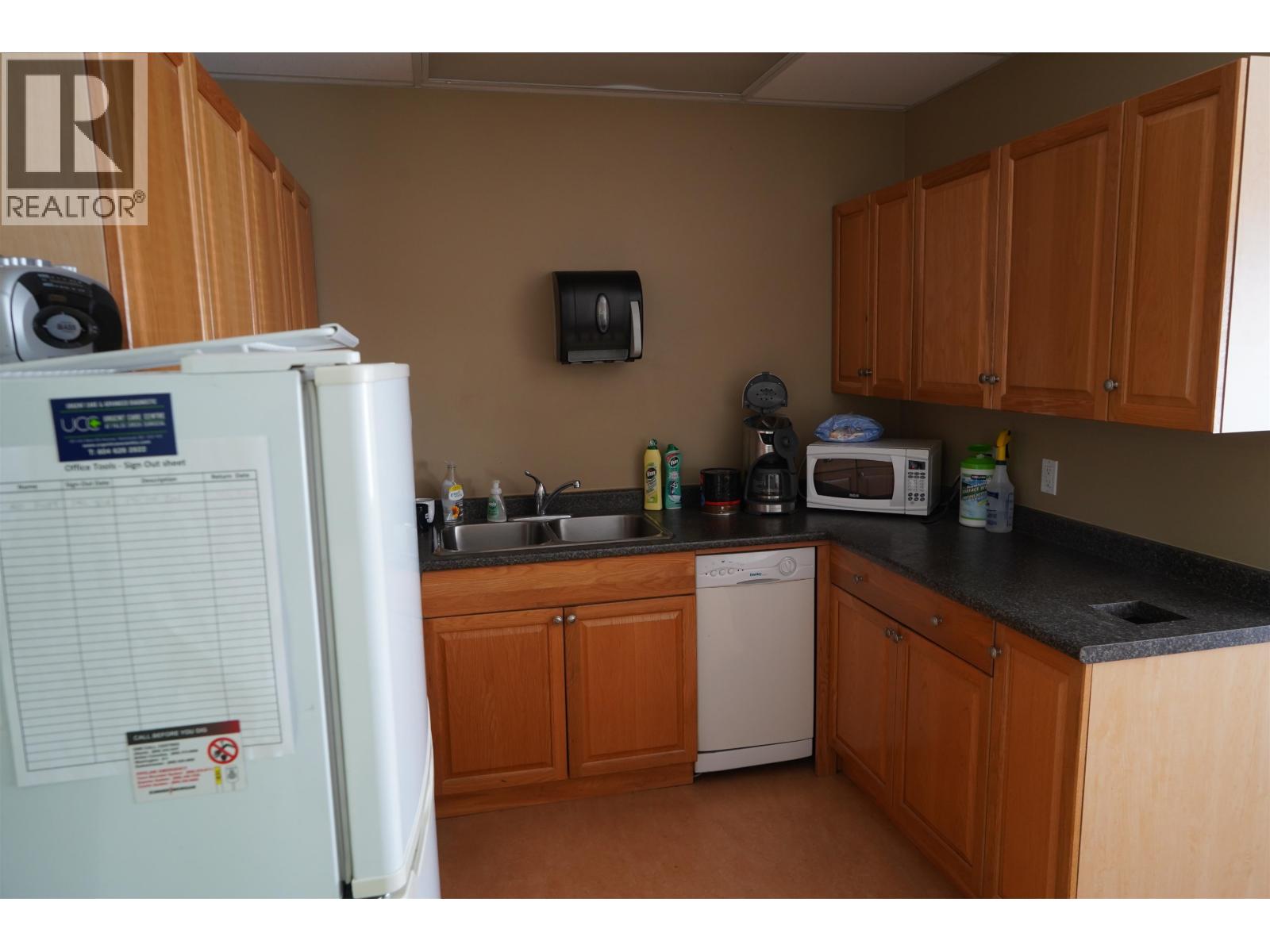 3985 Graveley Street, Burnaby, British Columbia  V5C 3T4 - Photo 9 - C8082179
