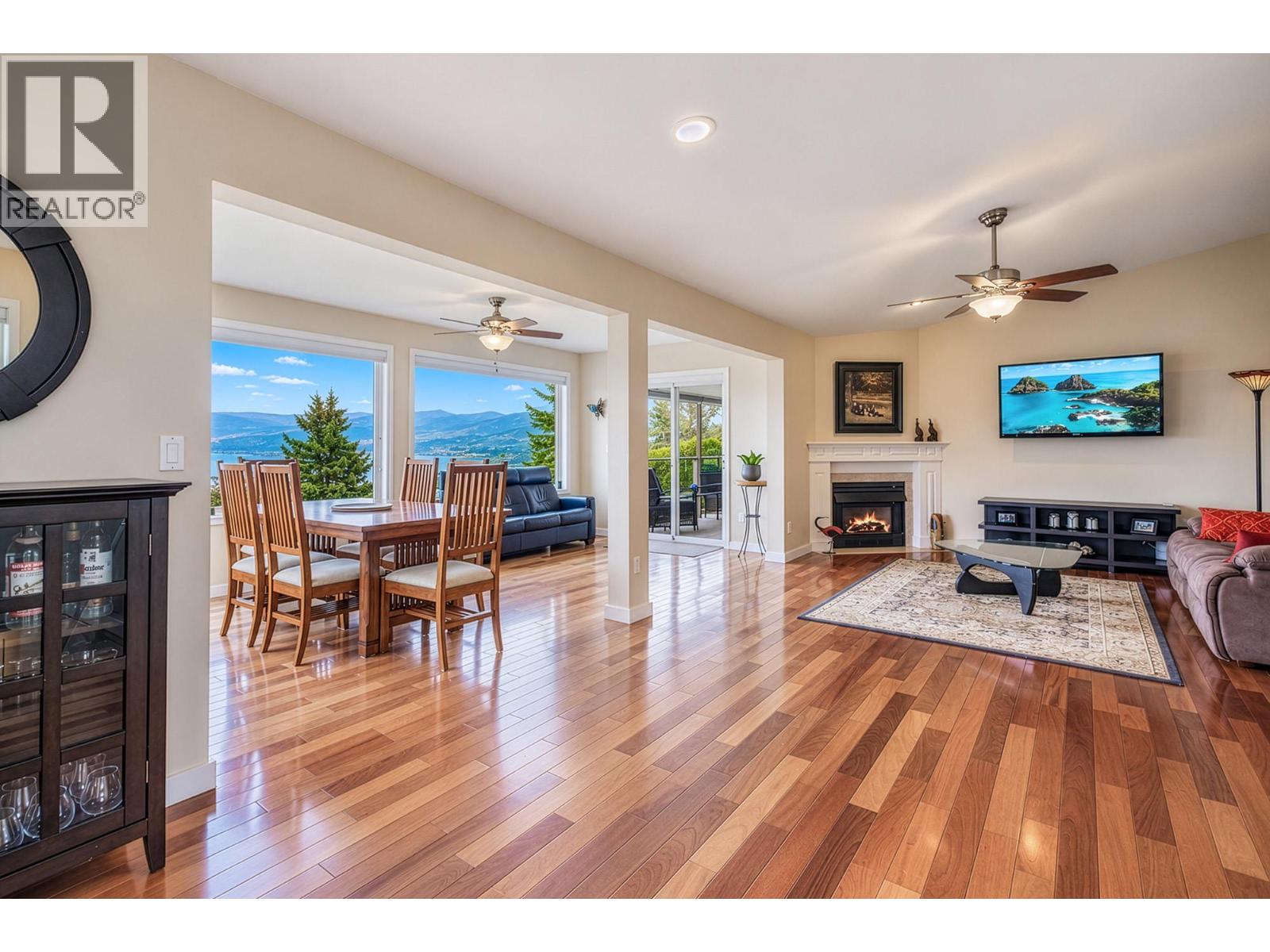 3537 Gates Road photo 2