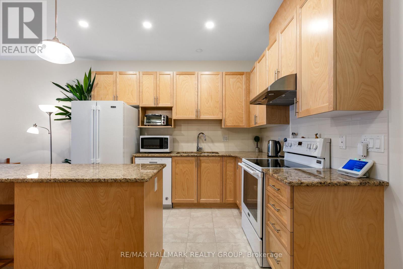 66 Kayenta Street, Ottawa, Ontario  K2S 2K7 - Photo 7 - X13811832