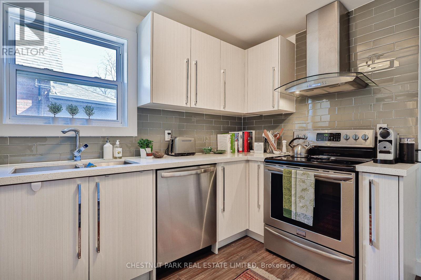 Upper - 159 Briar Hill Avenue, Toronto, Ontario  M4R 1H8 - Photo 13 - C13811782