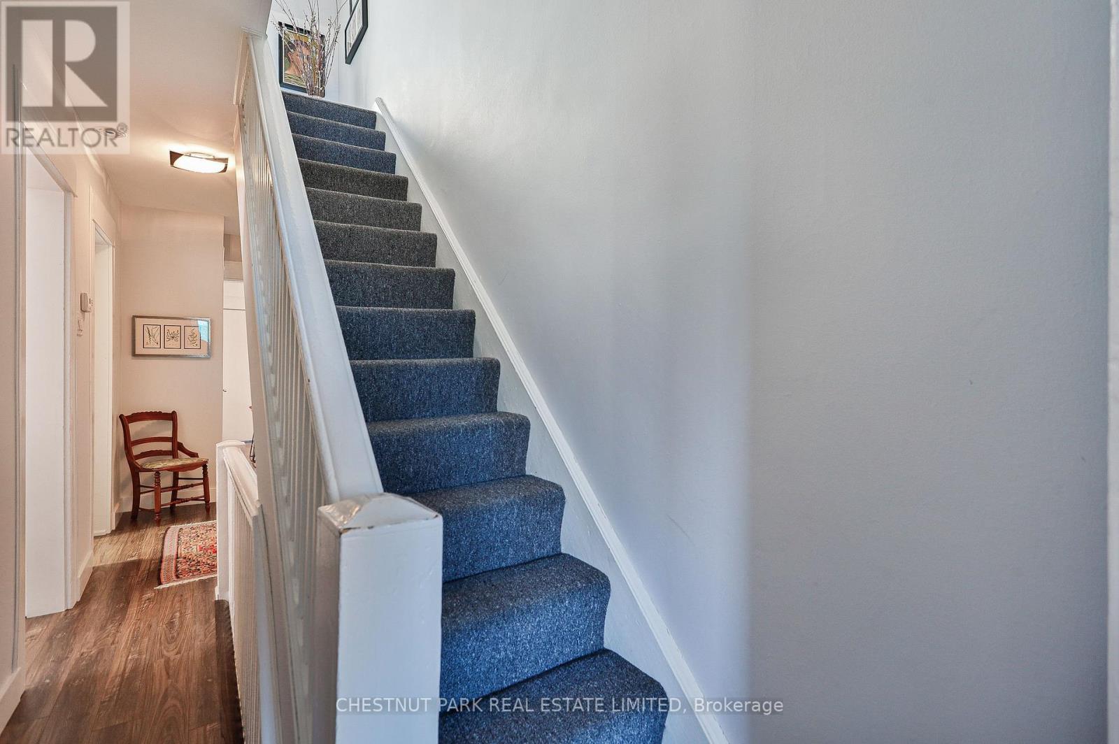Upper - 159 Briar Hill Avenue, Toronto, Ontario  M4R 1H8 - Photo 3 - C13811782
