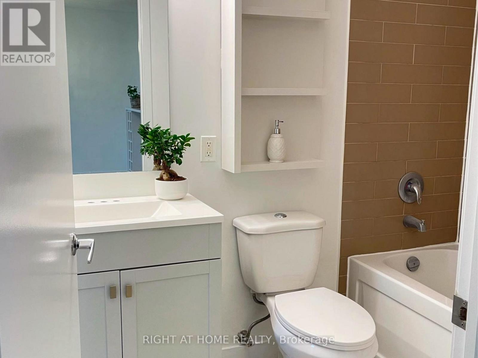 811 - 35 Mariner Terrace, Toronto, Ontario  M5V 3V9 - Photo 6 - C13811818