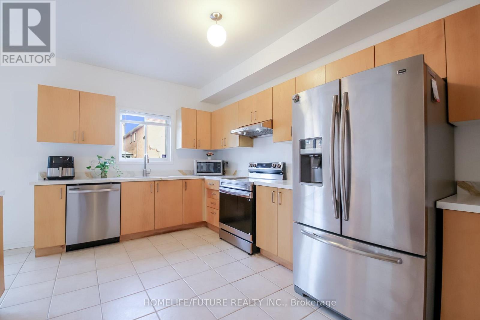 73 Marjoram Drive, Ajax, Ontario  L1S 7P4 - Photo 13 - E13811822