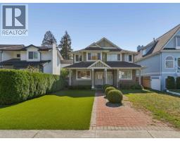 247 E 19TH STREET, North Vancouver, British Columbia