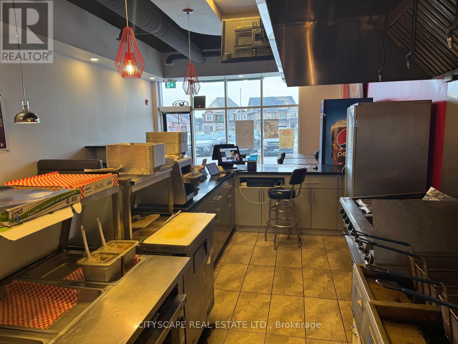 B103 - 15 Montpelier Street, Brampton, Ontario  L6Y 6H4 - Photo 5 - W13811774