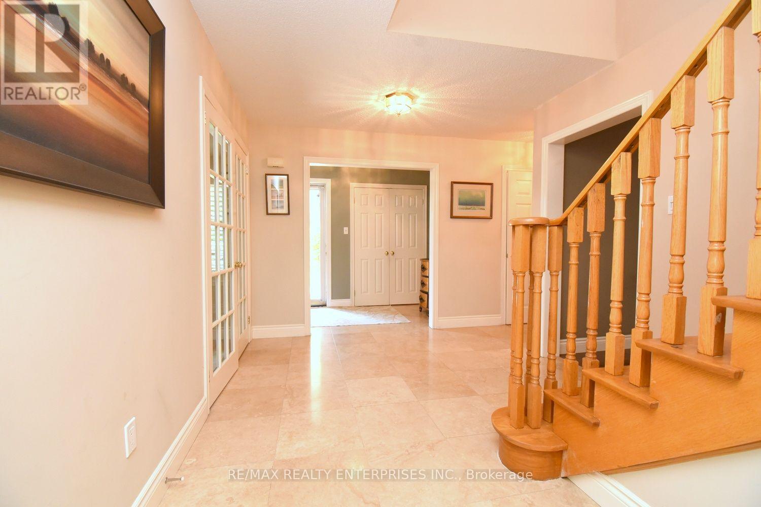 4473 STONEMILL COURT Mississauga (East Credit) Ontario Canada L5V1E5 4
