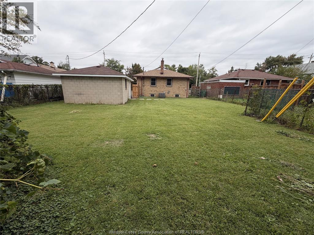 4245 Wyandotte Street East, Windsor, Ontario  N8Y 1G8 - Photo 8 - 26023134