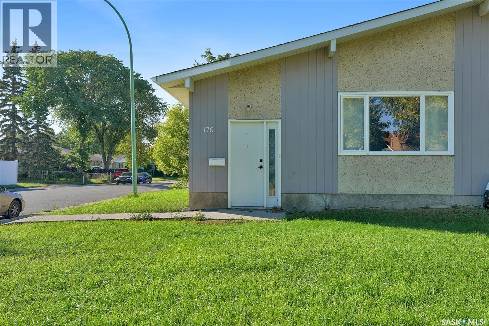 176-178 Rothwell Crescent, Regina, Saskatchewan  S4N 1R8 - Photo 4 - SK049081