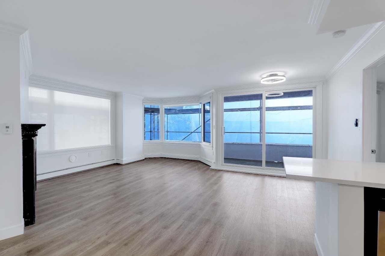 309 15111 Russell Avenue, White Rock, British Columbia  V4B 2P4 - Photo 2 - R3159882