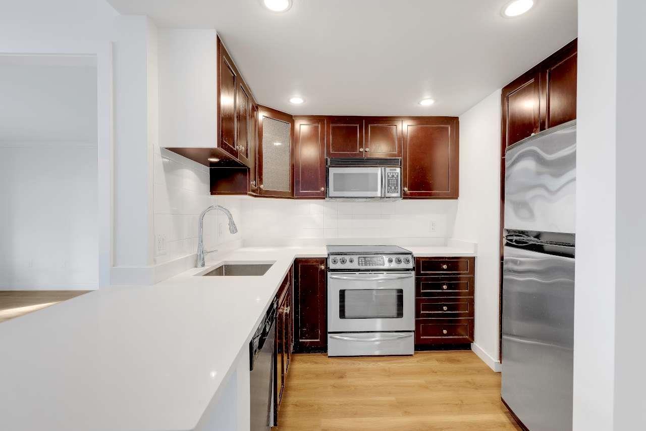 309 15111 Russell Avenue, White Rock, British Columbia  V4B 2P4 - Photo 10 - R3159882