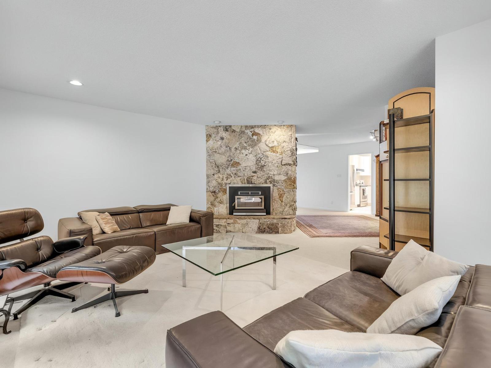 2910 Chantrell Place, Surrey, British Columbia  V4A 4A5 - Photo 6 - R3165479
