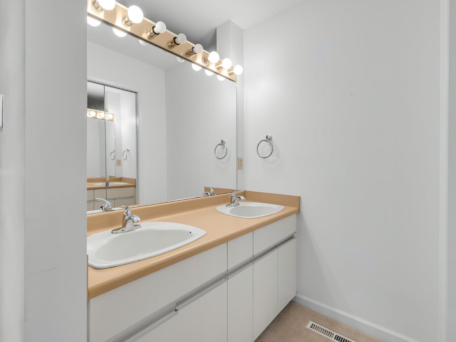 2910 Chantrell Place, Surrey, British Columbia  V4A 4A5 - Photo 17 - R3165479