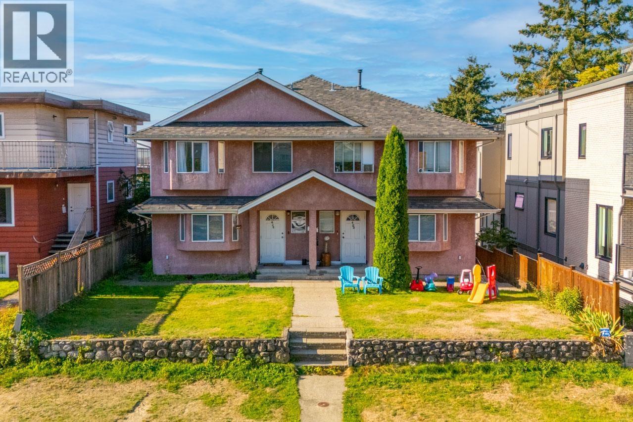 423-425 E 2ND STREET, North Vancouver, British Columbia