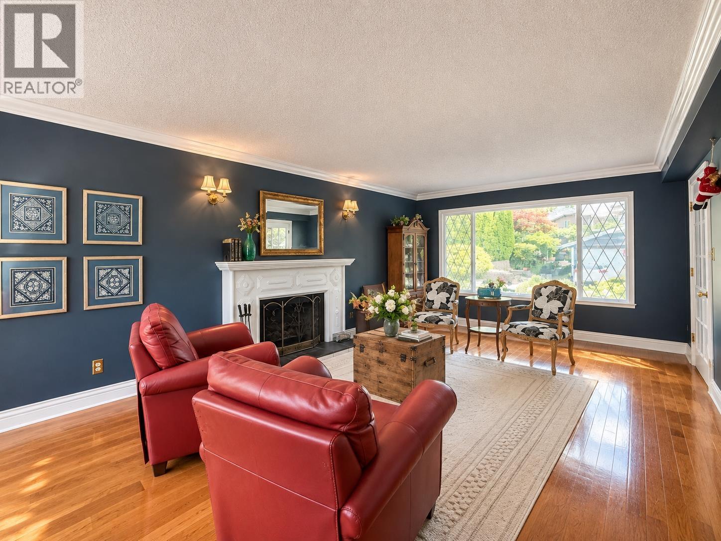 2718 Byron Place, North Vancouver, British Columbia V7H 2K8 - Photo 4 - R3168026