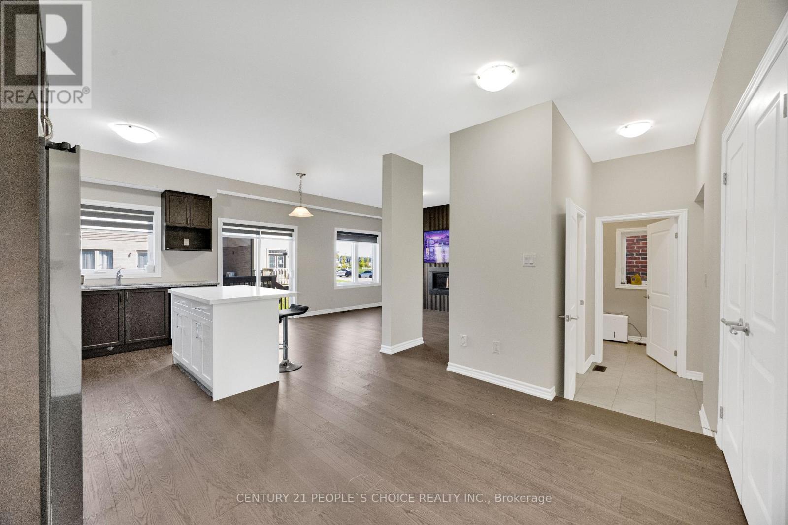 16 Flagg Avenue, Brant, Ontario  N3L 0K2 - Photo 7 - X13811214