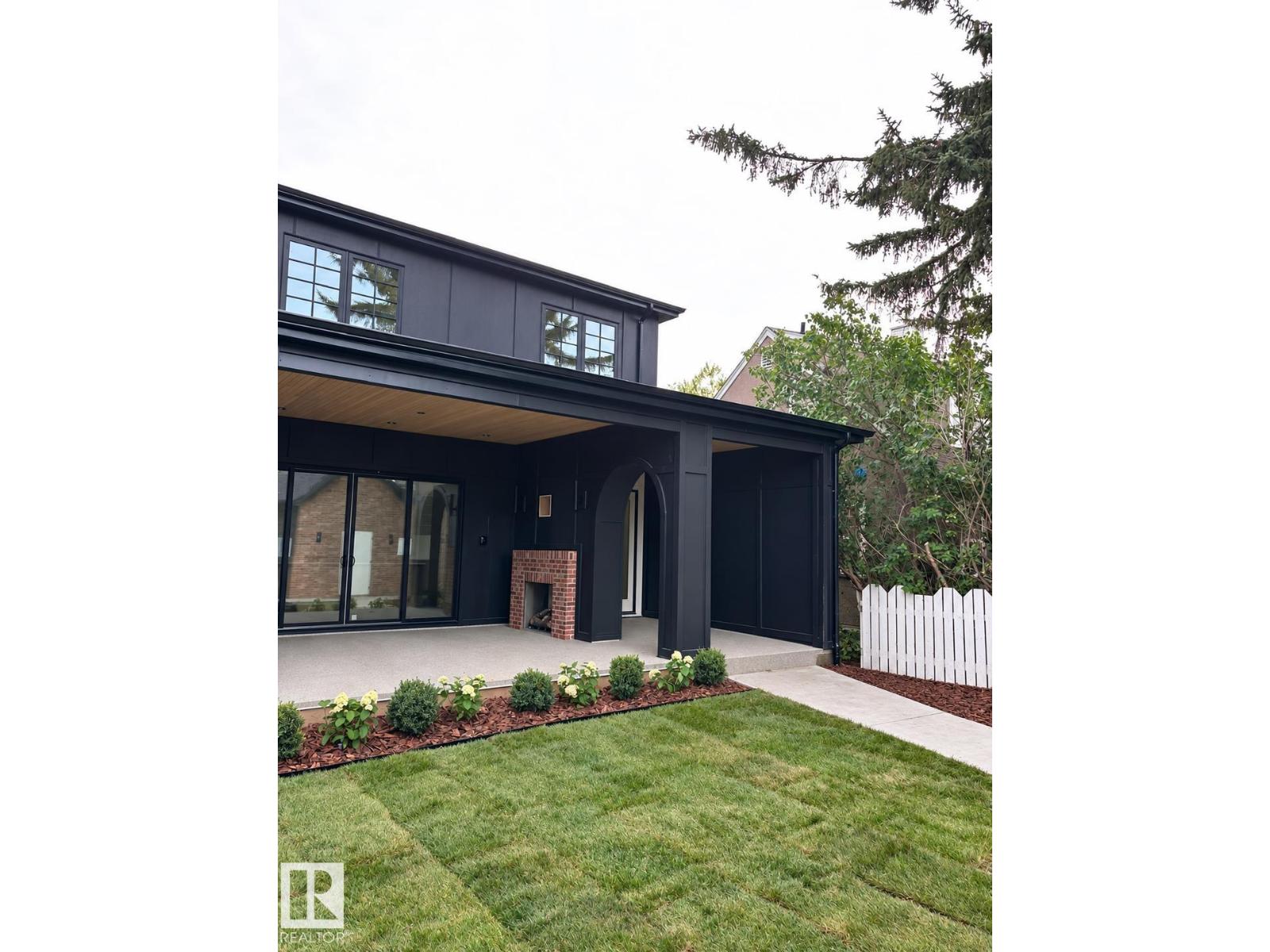 10414 134 ST NW photo 3