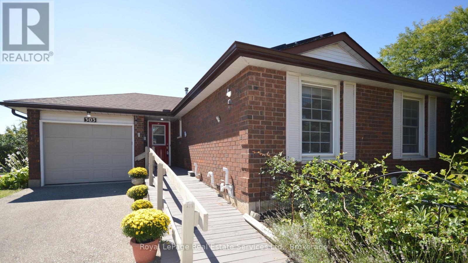 303 GRAND RIDGE DRIVE photo 2