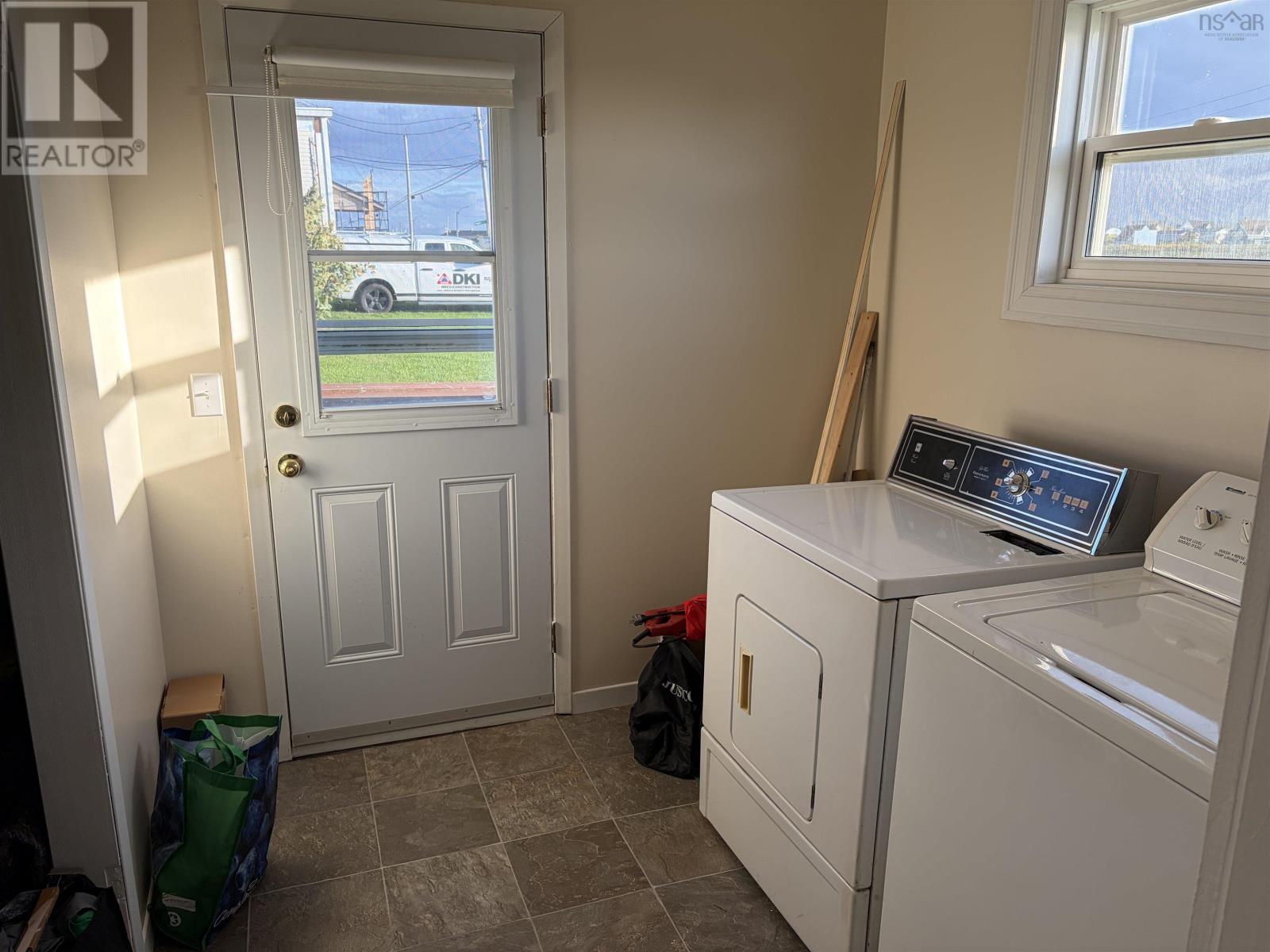 106 Fifth Street, Glace Bay, Nova Scotia  B1A 4H7 - Photo 4 - 202623977