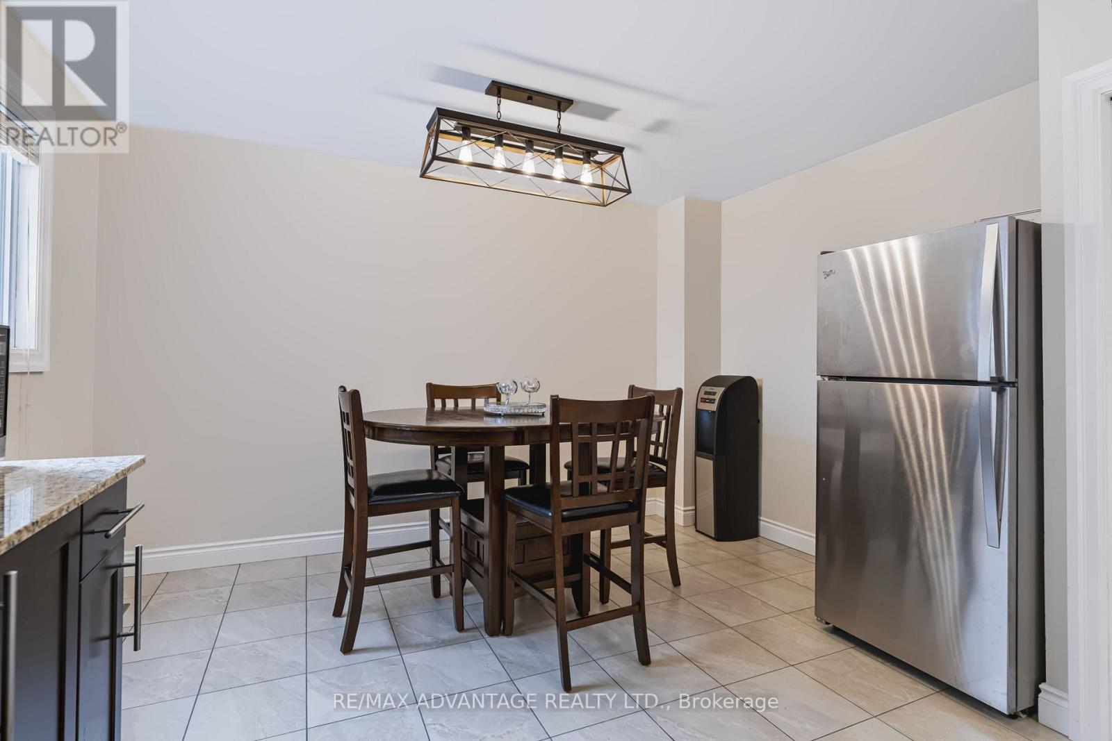 51 Pauline Crescent E, London South, Ontario  N6E 2L2 - Photo 11 - X13811946