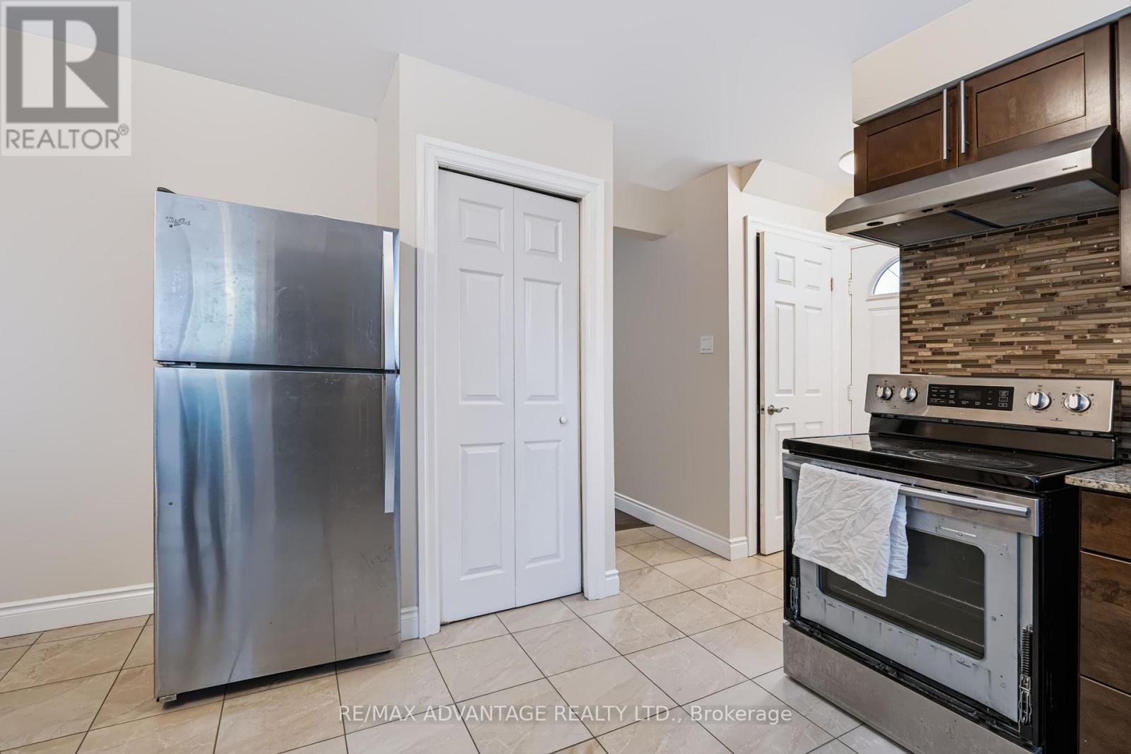 51 Pauline Crescent E, London South, Ontario  N6E 2L2 - Photo 15 - X13811946