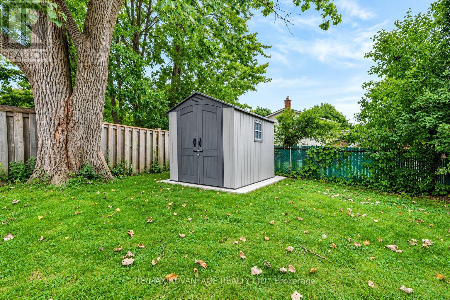 51 Pauline Crescent E, London South, Ontario  N6E 2L2 - Photo 36 - X13811946
