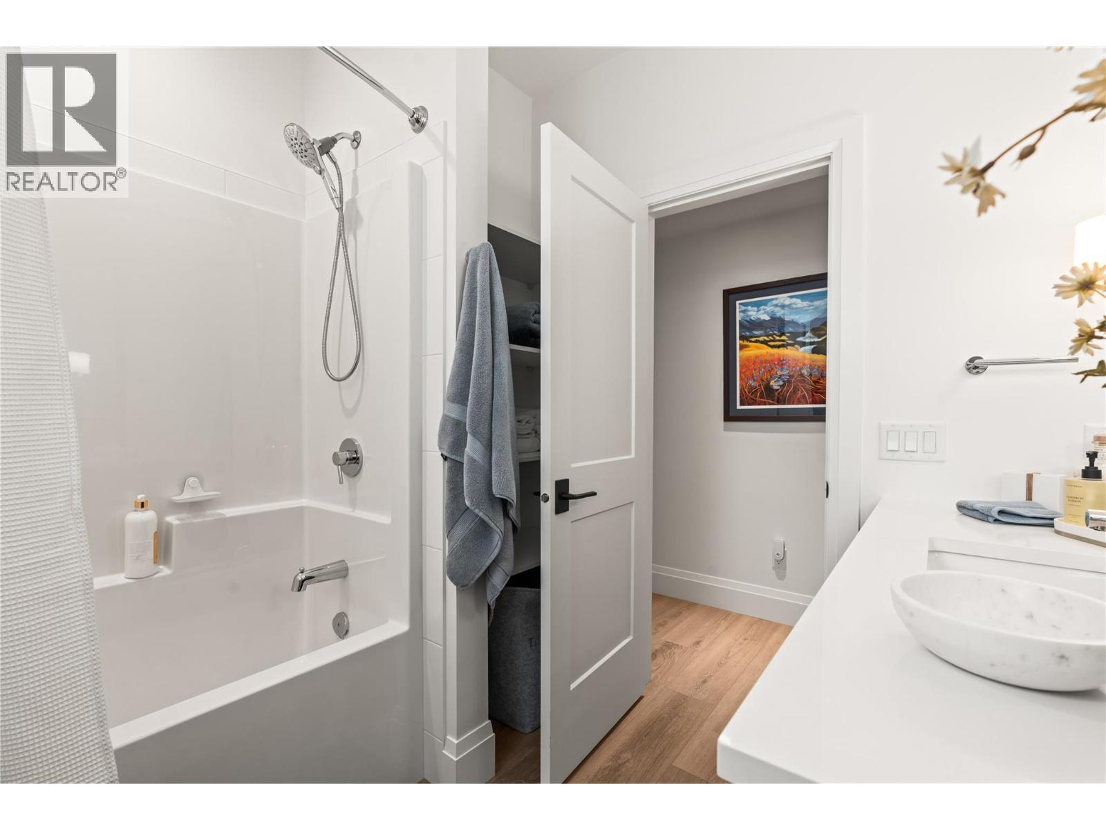 101 Diamond Way, Vernon, British Columbia  V1H 0A2 - Photo 49 - 10401485