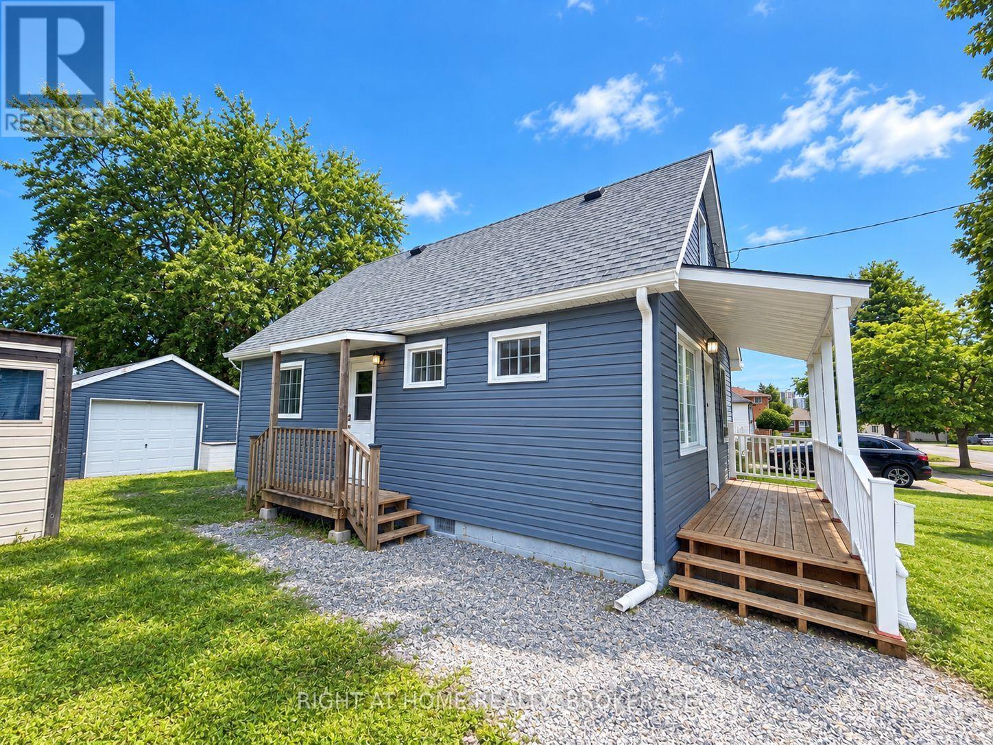 44 Cumming Street, St. Catharines (Western Hill), Ontario  L2S 1H9 - Photo 2 - X13811960