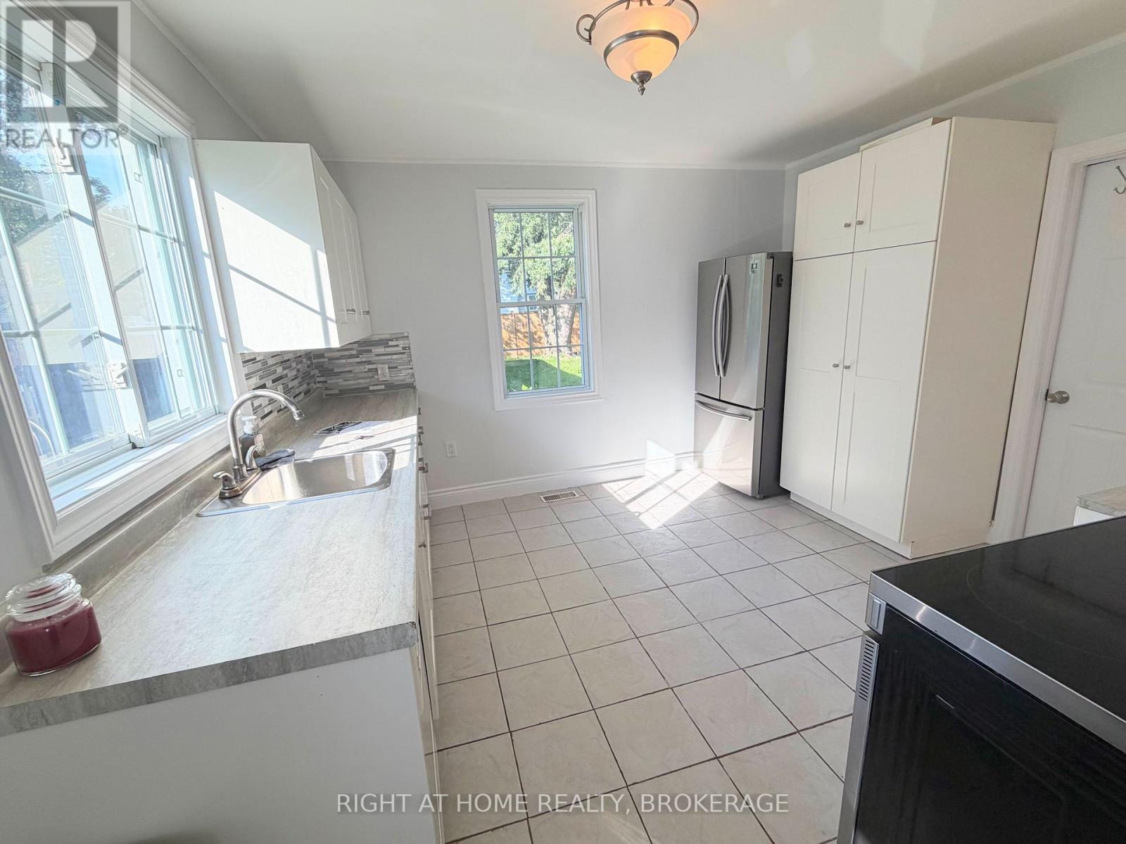 44 Cumming Street, St. Catharines (Western Hill), Ontario  L2S 1H9 - Photo 6 - X13811960