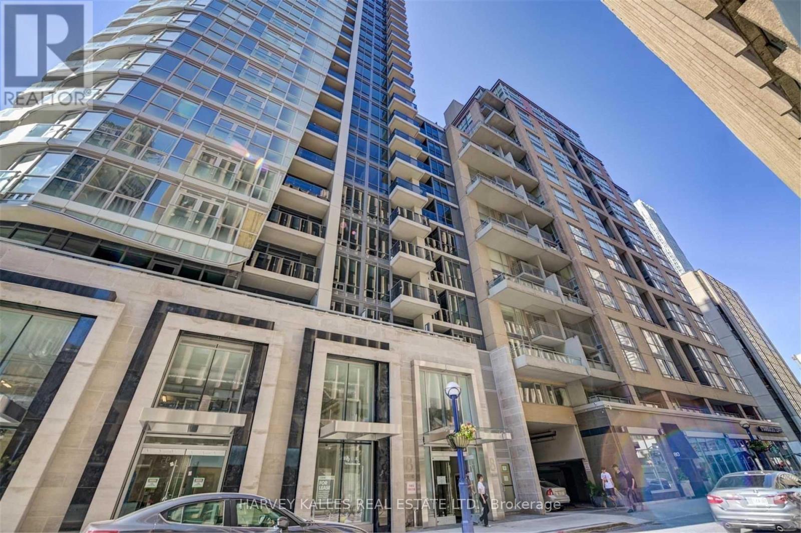 1002 - 88 Cumberland Street, Toronto (Annex), Ontario  M5R 1A3 - Photo 2 - C13811898