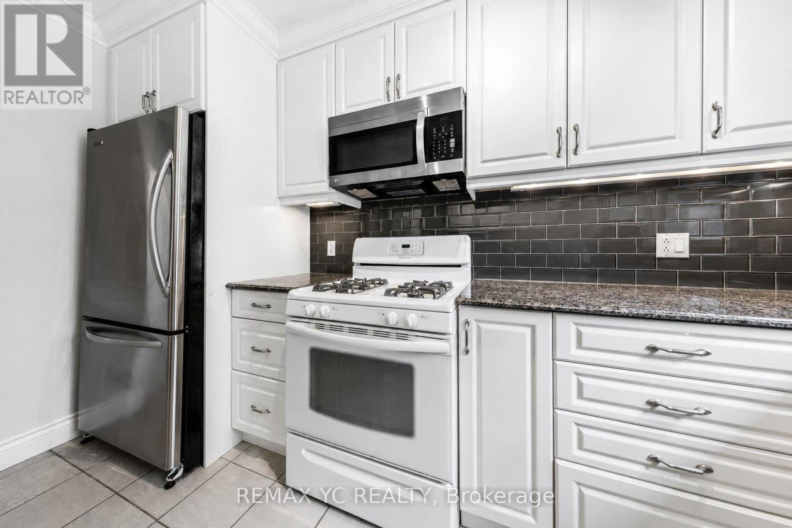 425 Broadway Avenue, Toronto (Leaside), Ontario  M4G 2R3 - Photo 8 - C13811904