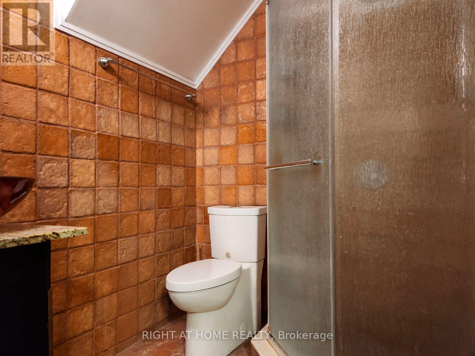 1 - 490 Brock Avenue, Toronto (Dufferin Grove), Ontario  M6H 3N3 - Photo 11 - C13811988