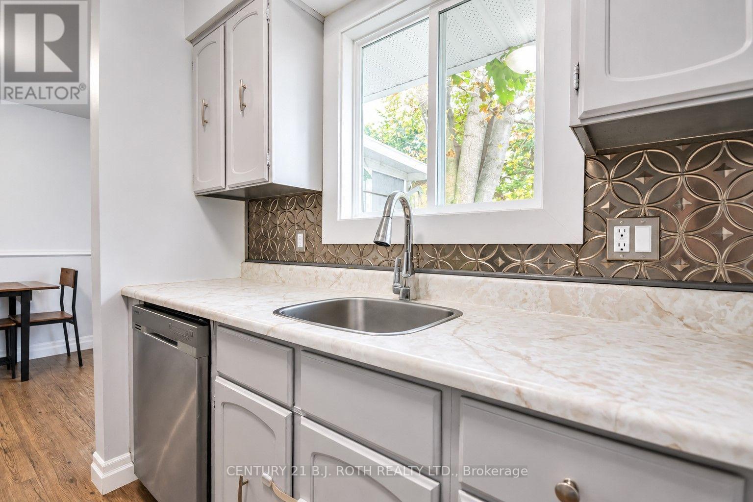 5 East Gate, Barrie, Ontario  L4M 2V9 - Photo 12 - S13786942