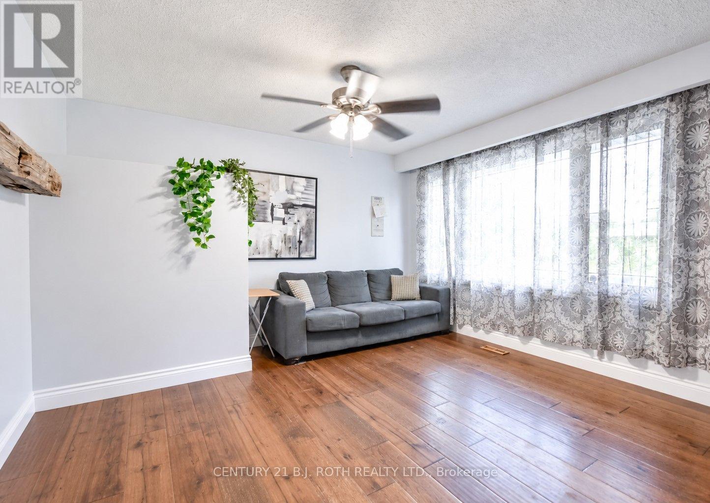 5 East Gate, Barrie, Ontario  L4M 2V9 - Photo 4 - S13786942