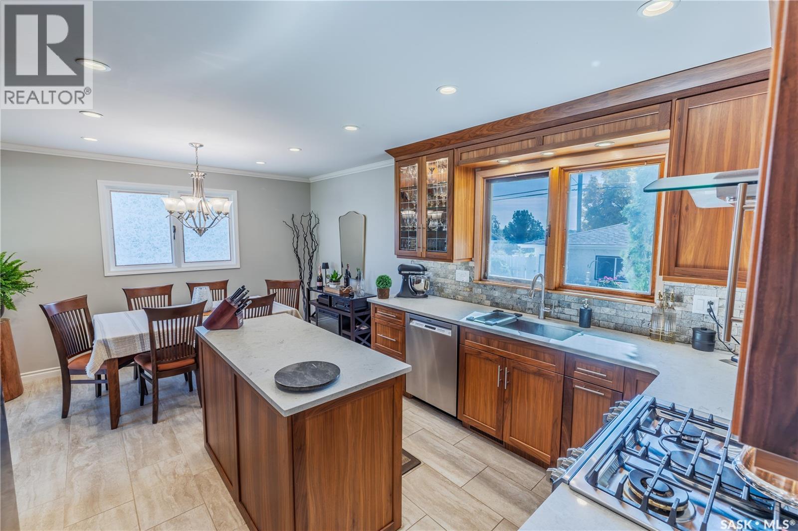 1403 Hochelaga Street W, Moose Jaw, Saskatchewan  S6H 6G6 - Photo 11 - SK049003