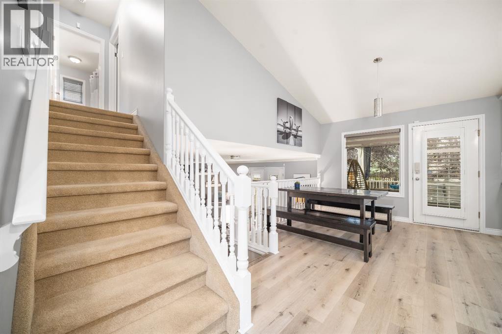 896 Spruce Way SE photo 15