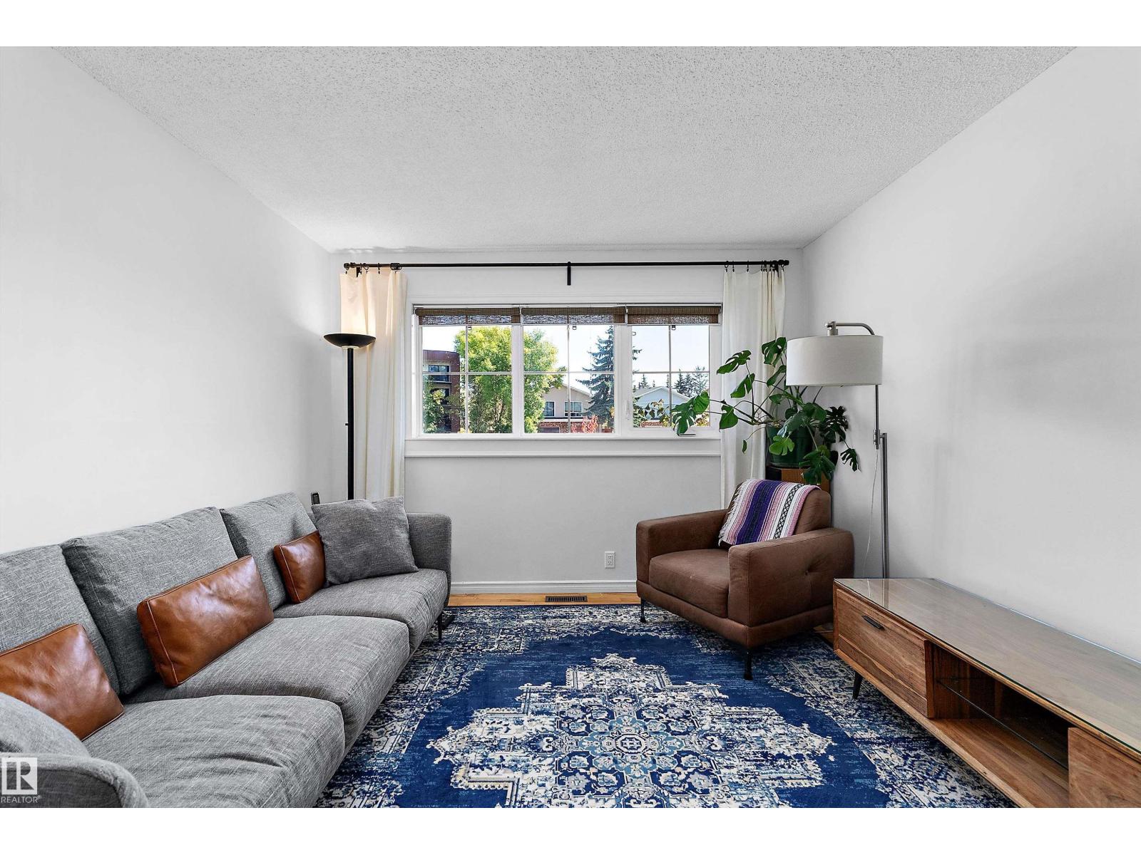1930 104 St Nw, Edmonton, Alberta  T6J 5A7 - Photo 9 - E4509765