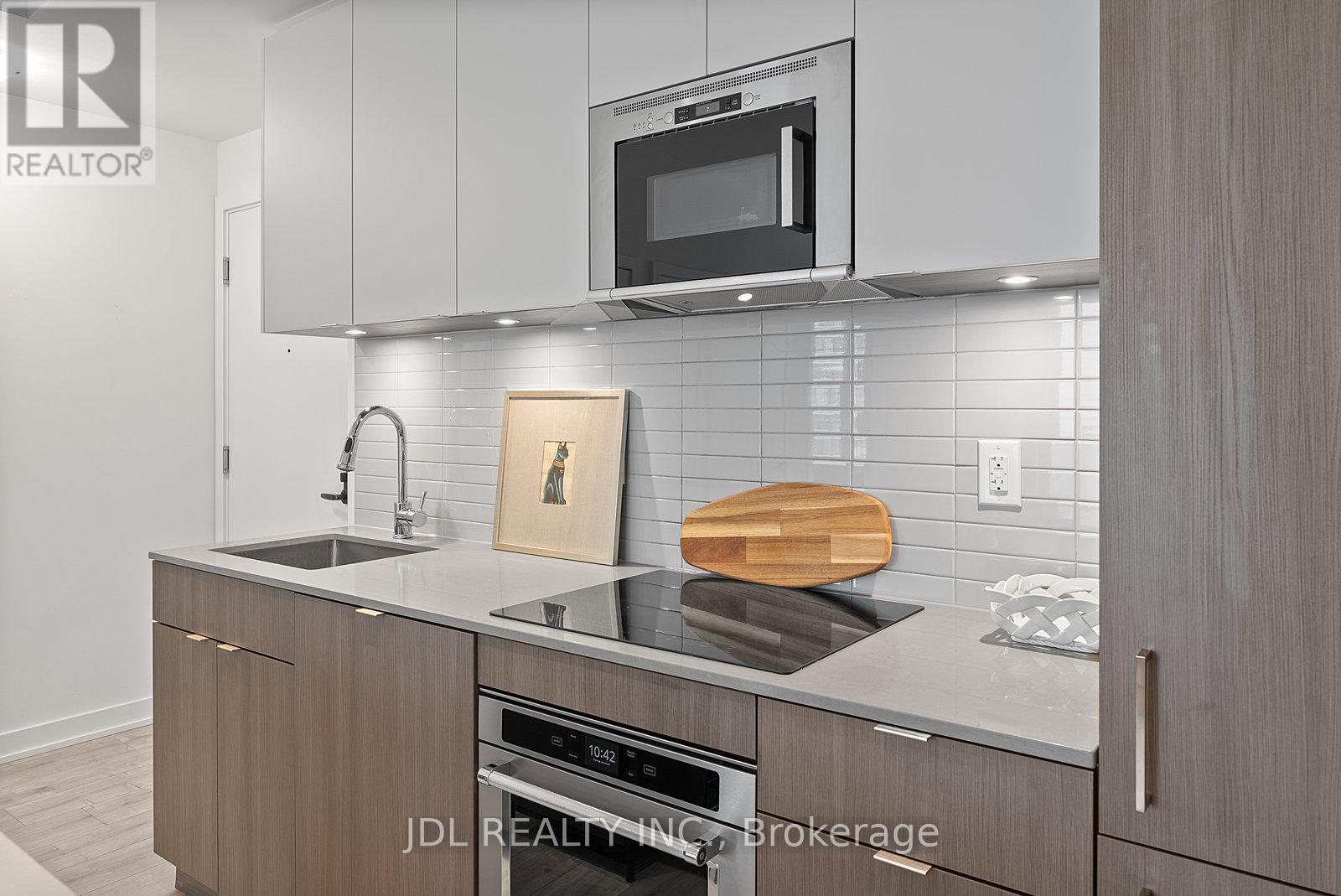 519 - 215 Lakeshore Road W, Mississauga, Ontario  L5H 0A7 - Photo 14 - W13811922