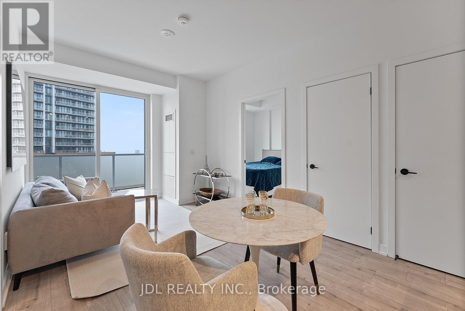 519 - 215 Lakeshore Road W, Mississauga, Ontario  L5H 0A7 - Photo 16 - W13811922