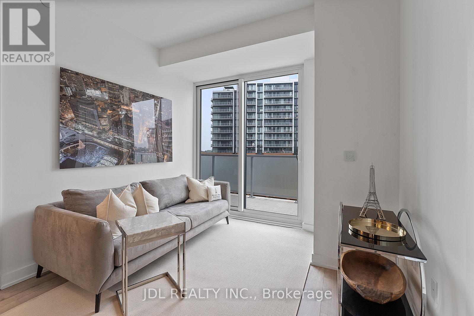 519 - 215 Lakeshore Road W, Mississauga, Ontario  L5H 0A7 - Photo 18 - W13811922