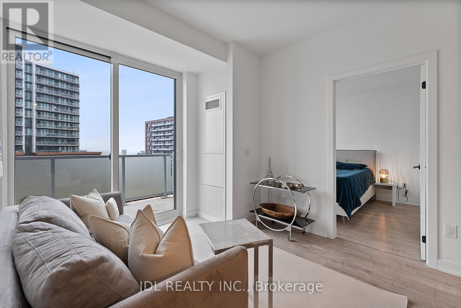 519 - 215 Lakeshore Road W, Mississauga, Ontario  L5H 0A7 - Photo 19 - W13811922