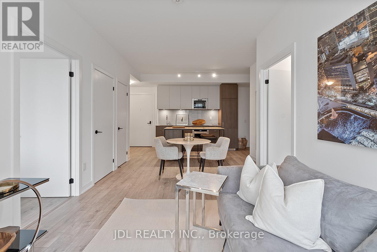 519 - 215 Lakeshore Road W, Mississauga, Ontario  L5H 0A7 - Photo 20 - W13811922