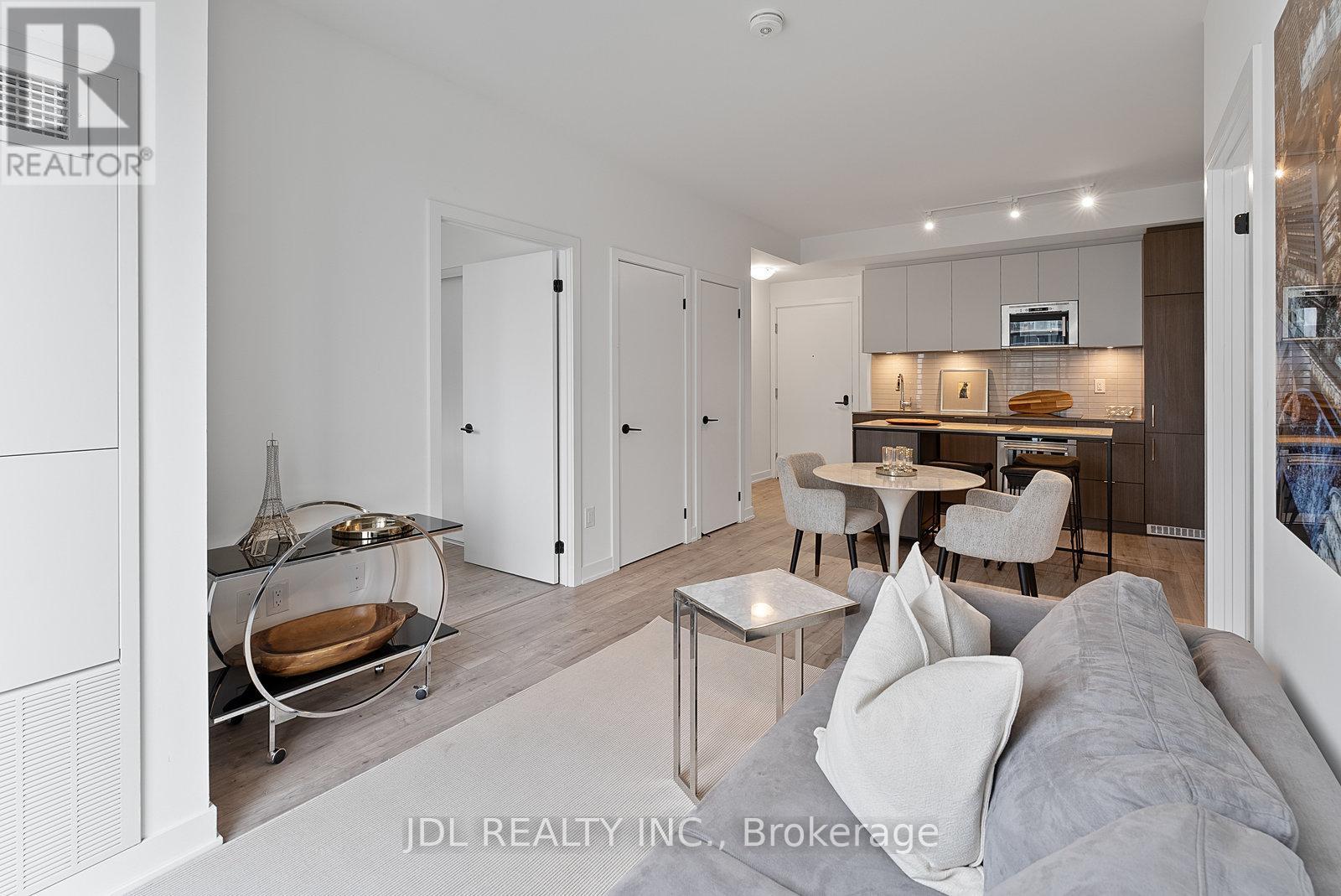 519 - 215 Lakeshore Road W, Mississauga, Ontario  L5H 0A7 - Photo 21 - W13811922