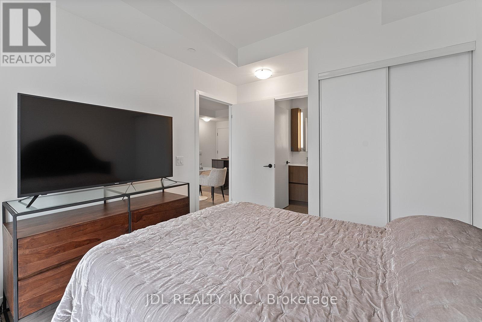 519 - 215 Lakeshore Road W, Mississauga, Ontario  L5H 0A7 - Photo 29 - W13811922