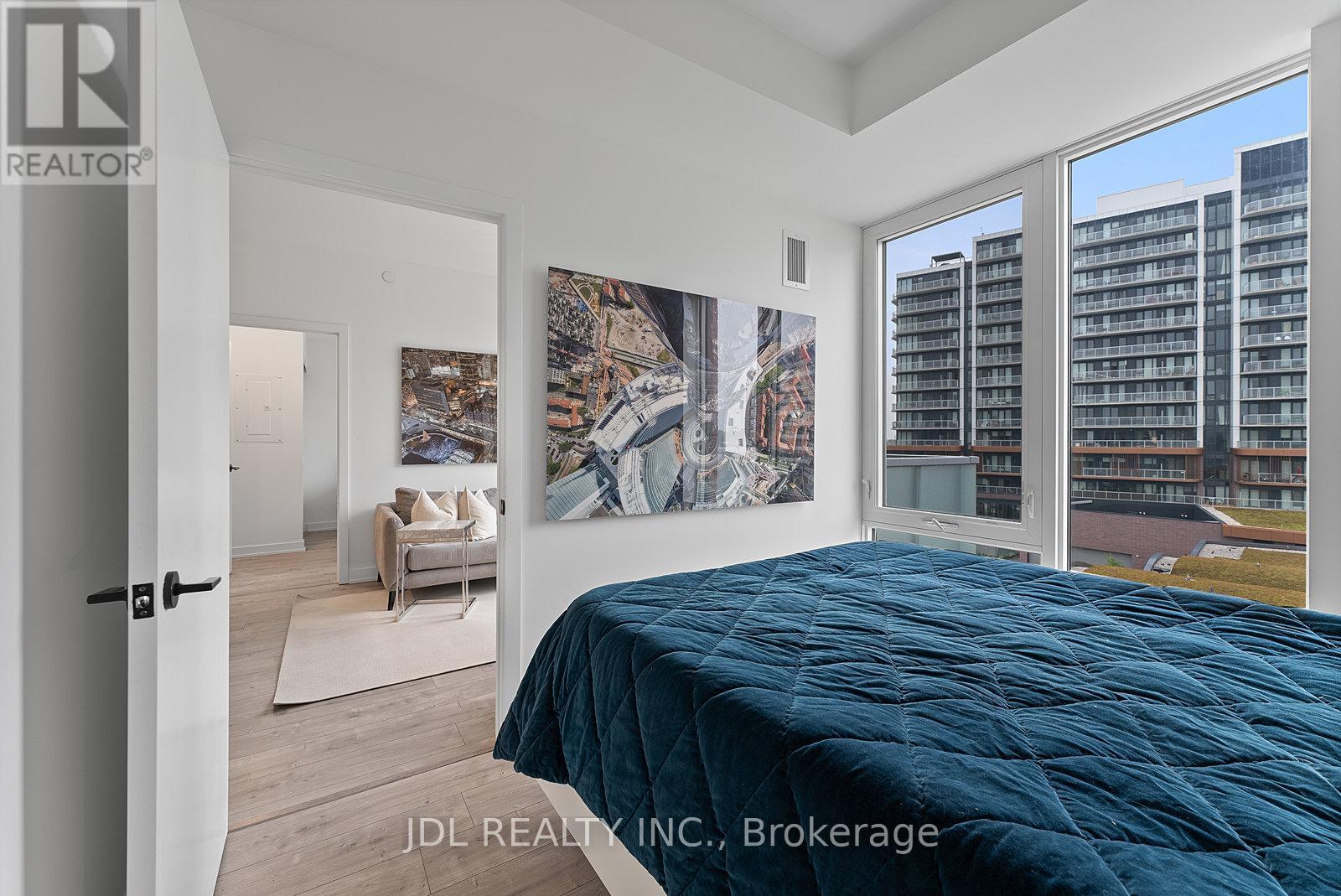 519 - 215 Lakeshore Road W, Mississauga, Ontario  L5H 0A7 - Photo 32 - W13811922