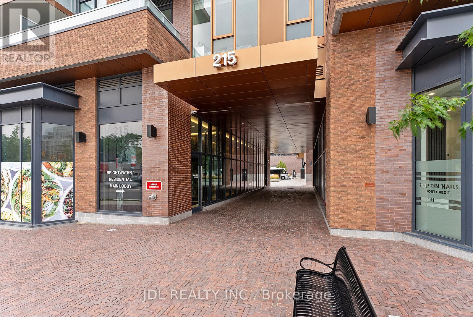 519 - 215 Lakeshore Road W, Mississauga, Ontario  L5H 0A7 - Photo 5 - W13811922