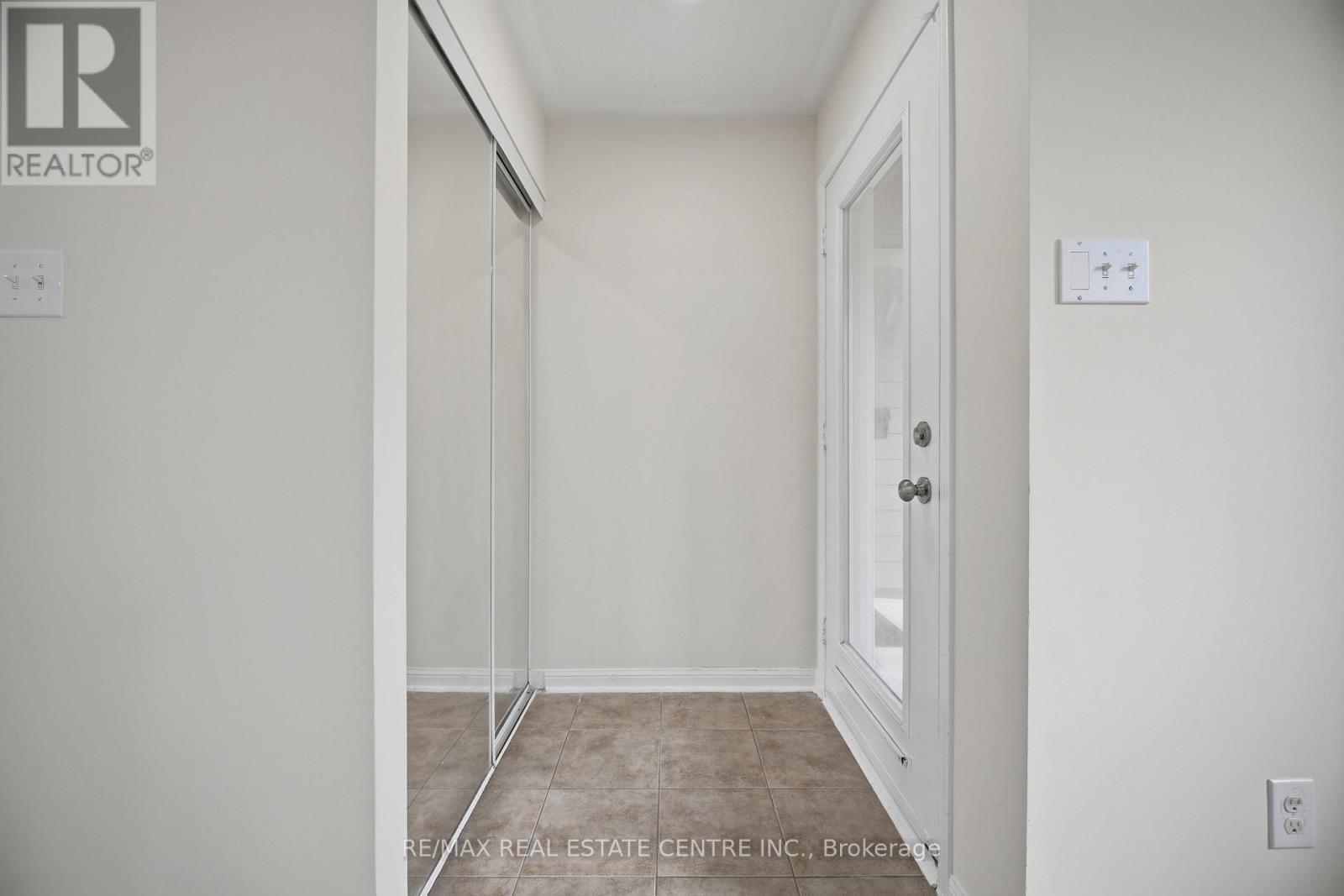104 - 2891 Rio Court, Mississauga, Ontario  L5M 0S4 - Photo 4 - W13811930