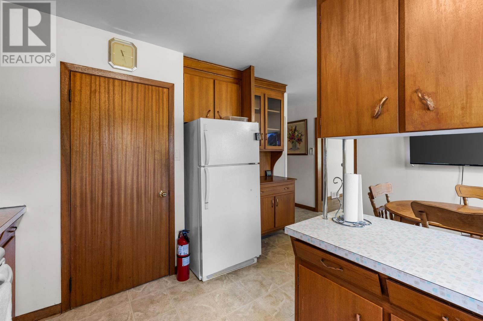 329 High Street photo 19