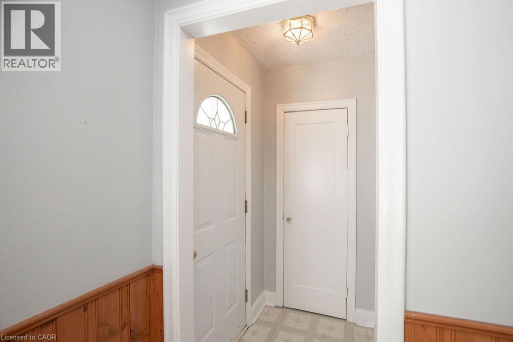 296 East 21st Street, Hamilton, Ontario  L8V 2T9 - Photo 14 - 40864891