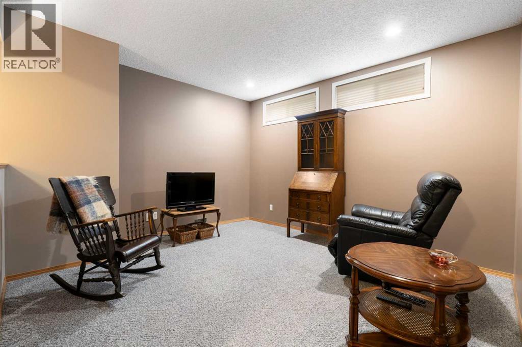 190 Woodpark Circle SW, Calgary, Alberta  T2W 6G1 - Photo 26 - A2345617